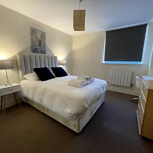 Lovely 2 Bedroom With Amazing Views In E14 Apartment London
