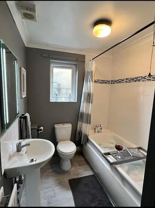 Lovely, Two Bedroom Apartment Central Location London 0*,